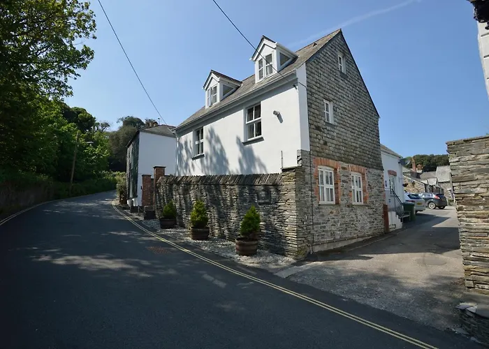 Althea House With Parking